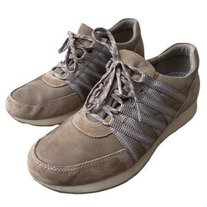 Women's Dansko Gabi Shoes - Taupe Burnished Nubuck in Size 38